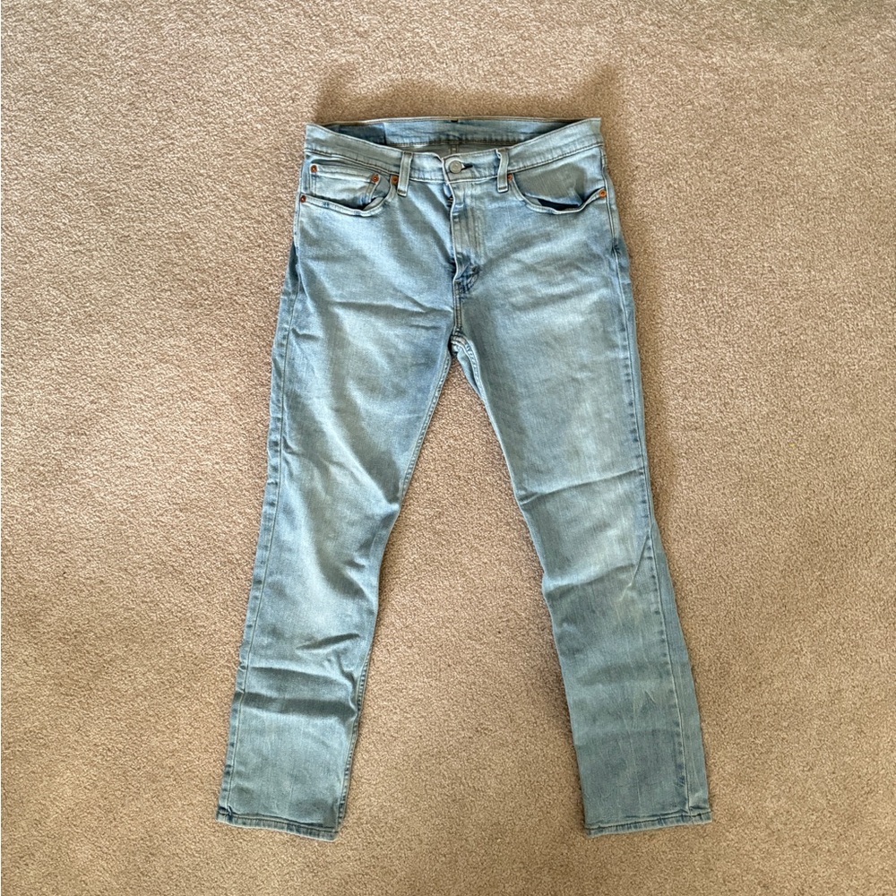 Lightwash Levis Denim